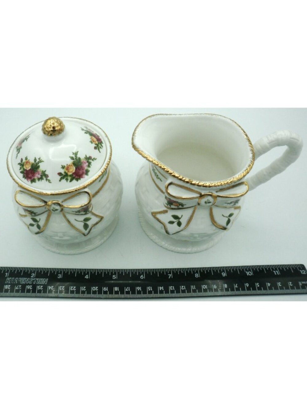 Royal Albert Christmas Old Country Rose Basket Weave 5 piece Tea Set - Picture 16 of 16